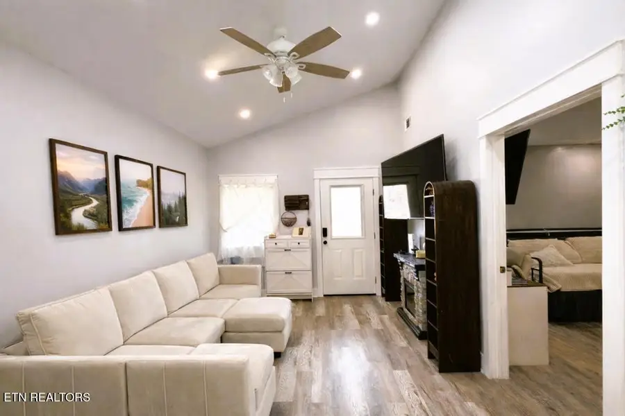 817 Oakland Park Drive, Livingston, TN 38570 - #3