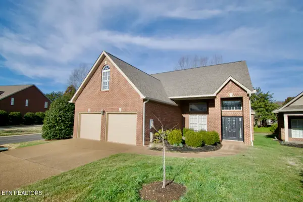 295 Savannah Park Drive, Maryville, TN 37803