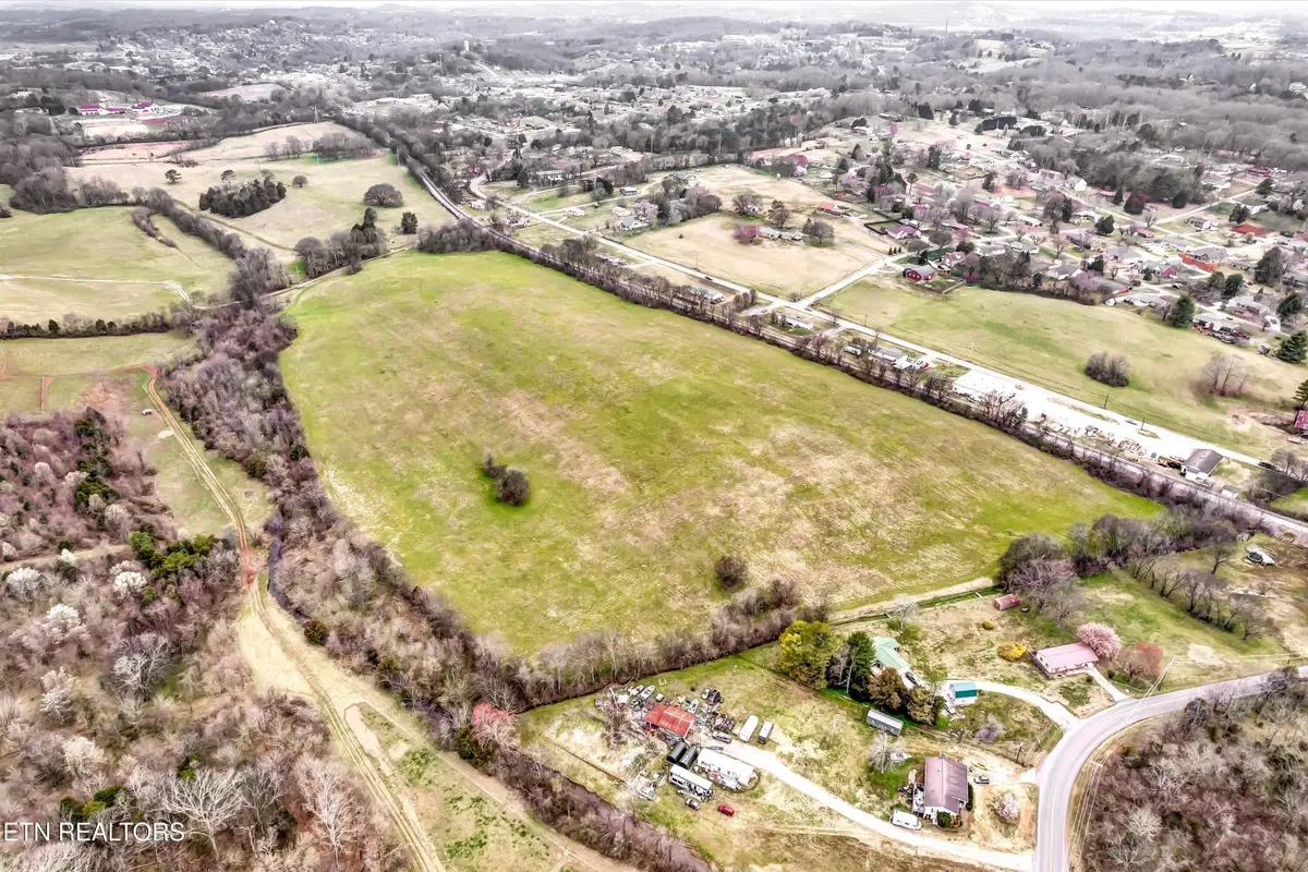 2079 Lakeview Rd, Lenoir City, TN 37772 - #1