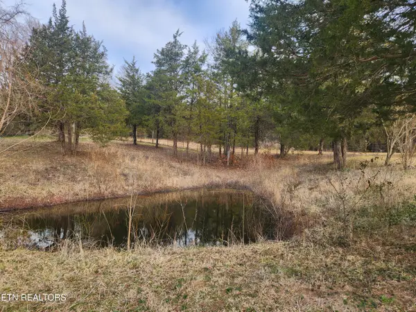 1526 Tom Mccall Rd, Maryville, TN 37801