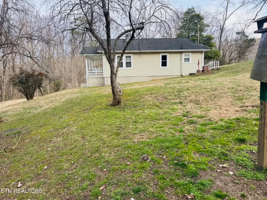 106 Echo Valley Rd, Rocky Top, TN 37769 - #2