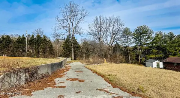 839 Cooper Lake Rd, Oneida, TN 37841