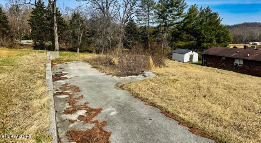 839 Cooper Lake Rd, Oneida, TN 37841 - #2