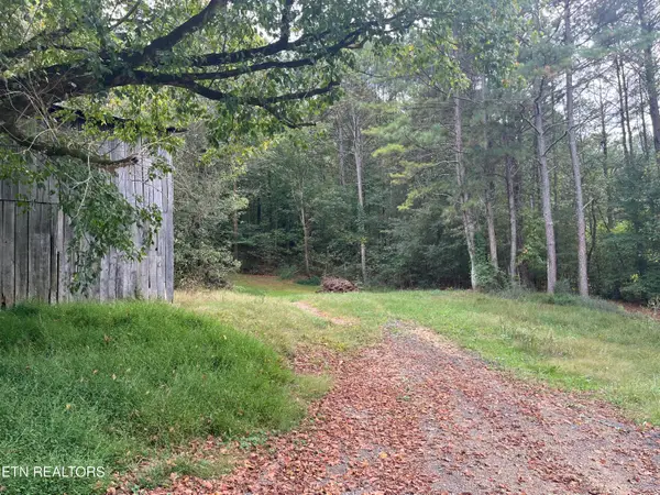 000 Cr 67 Rd, Riceville, TN 37370