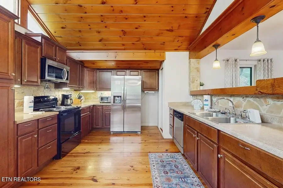 3132 Hatcher Top Rd, Sevierville, TN 37862 - #2