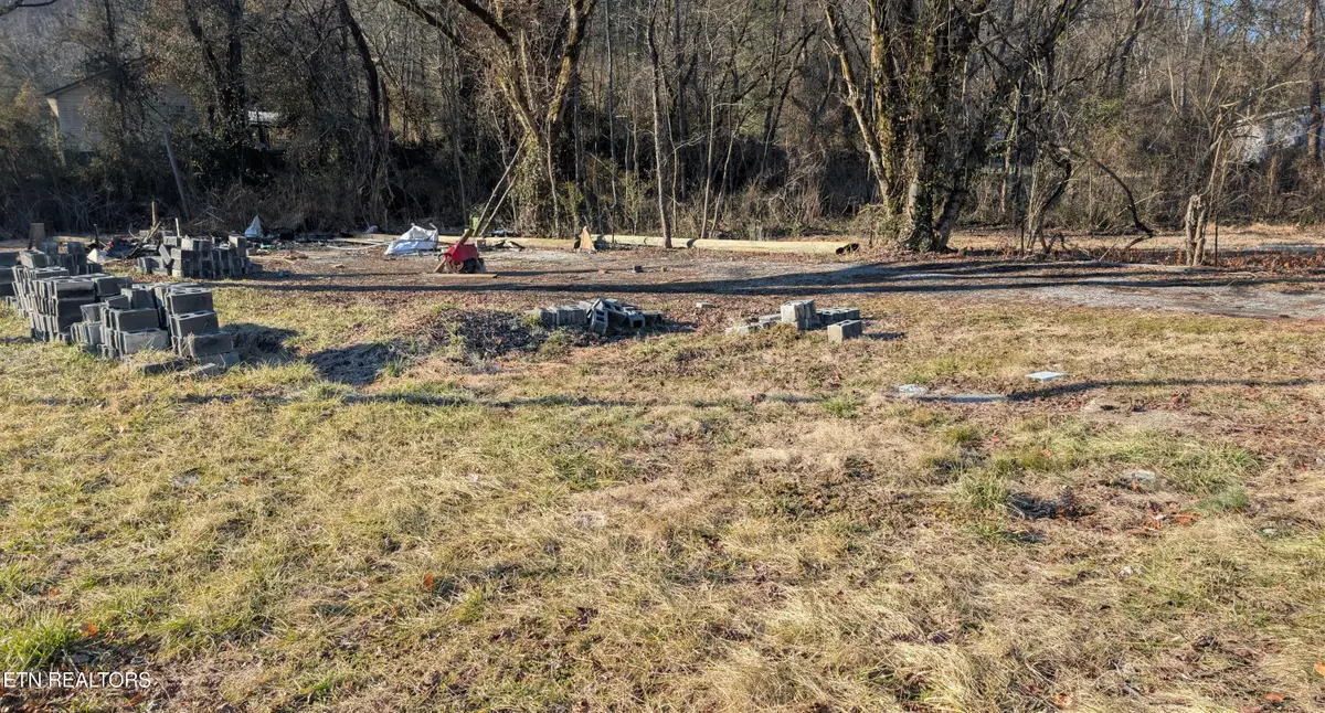 2503 Exeter Ave, Middlesboro, KY 40965 - #1