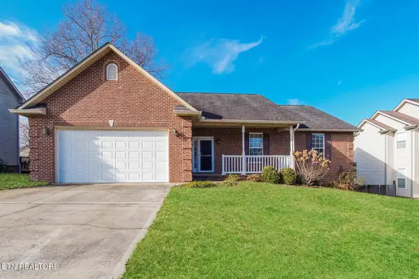 880 Glenfield Drive, Lenoir City, TN 37771