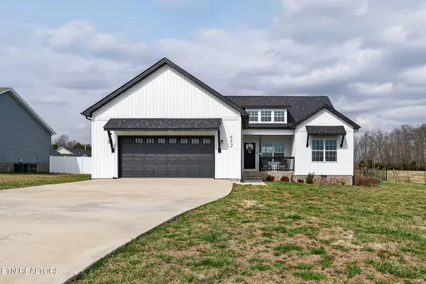 652 Clog Valley Drive, Sparta, TN 38583