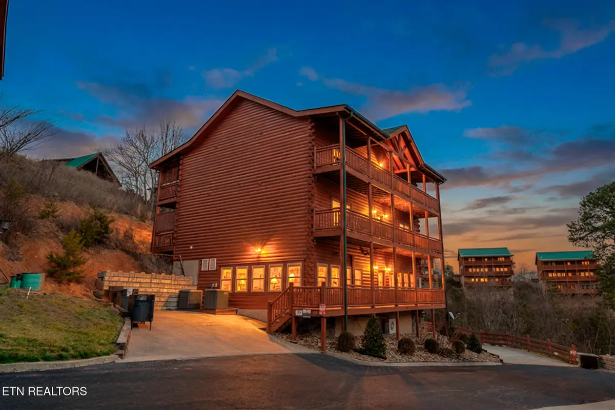 2517 Laurel Point Way, Sevierville, TN 37862 - #1