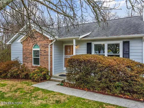 6120 Waterbury Lane, Knoxville, TN 37912