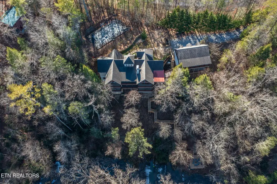 3385 Birds Creek Rd, Sevierville, TN 37876 - #3