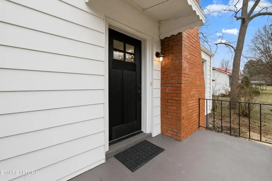 217 Waller Ave, Maryville, TN 37803 - #3