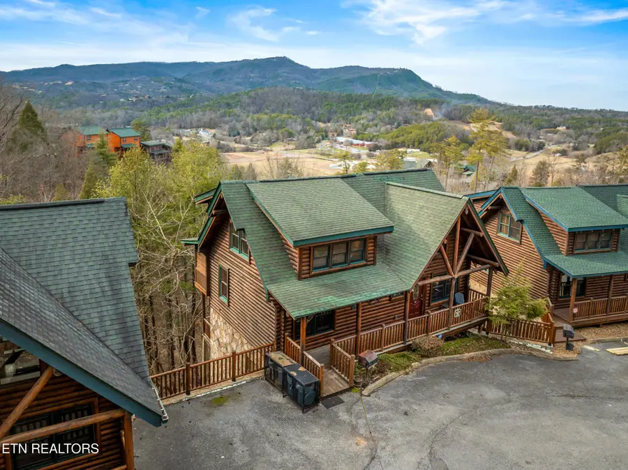 2214 Quiet Valley Way, Pigeon Forge, TN 37862 - #2