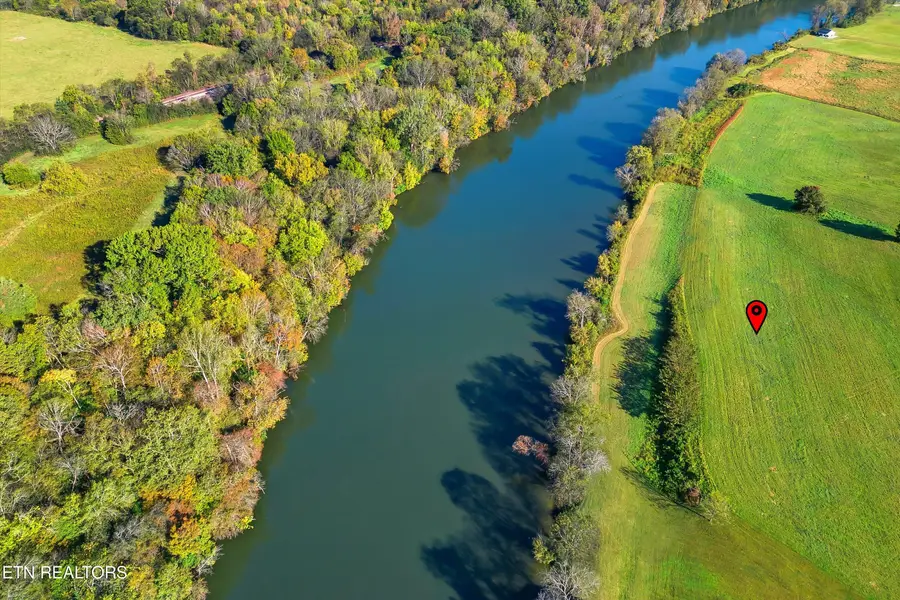 1021 Graves Rd, Strawberry Plains, TN 37871 - #2