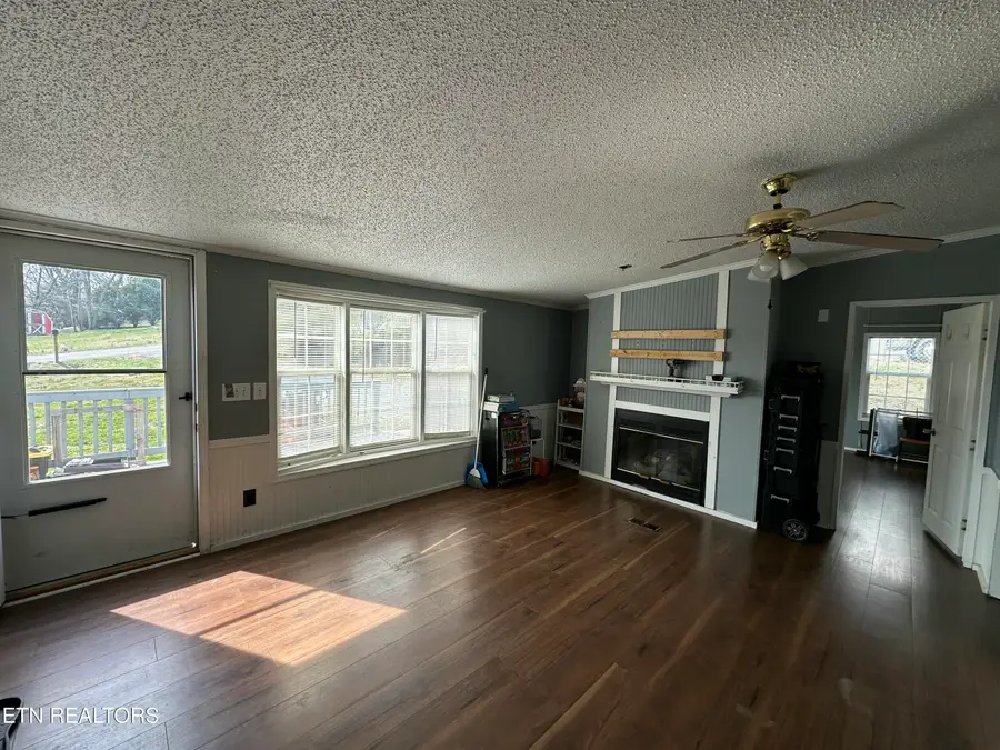 408 W Rathburn St, Rockwood, TN 37854 - #3