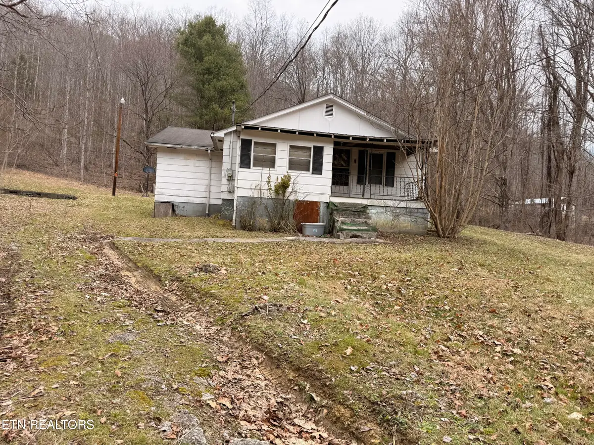 3682 Left Poor Valley Rd, Pennington Gap, VA 24277 - #1