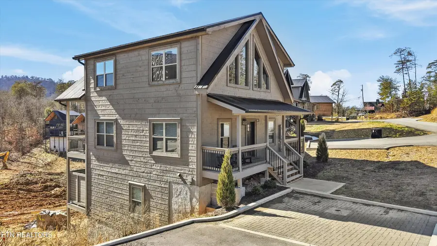 2872 Sequoia Rd, Pigeon Forge, TN 37863 - #2