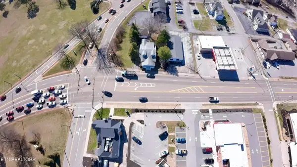 615 S Washington St, Maryville, TN 37804