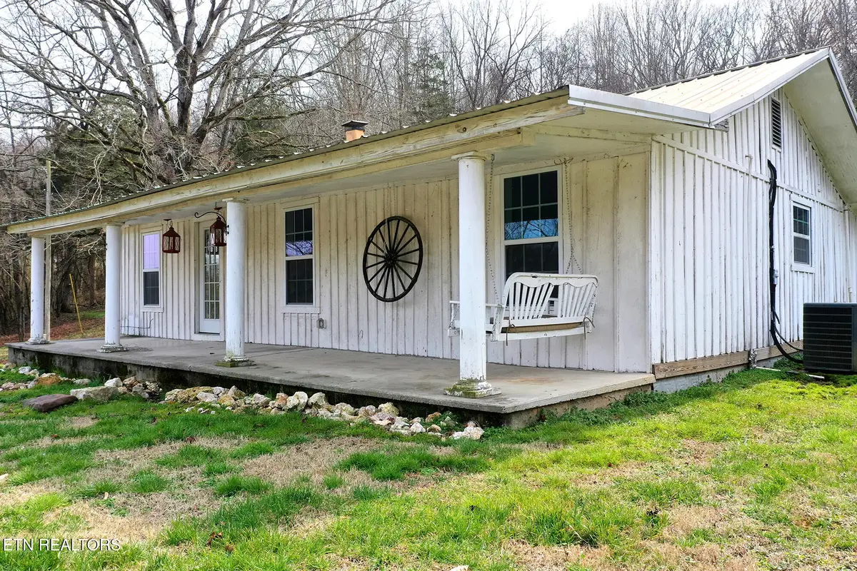 301 Gage Rd, Philadelphia, TN 37846 - #1