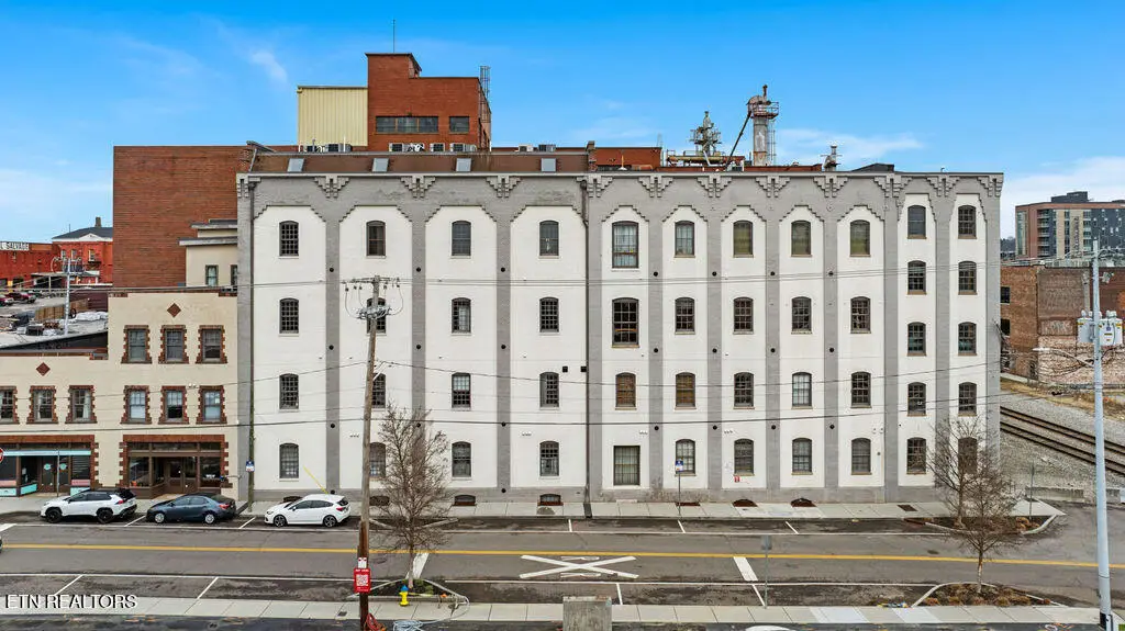 222 N Central St #B8, Knoxville, TN 37902 - #1