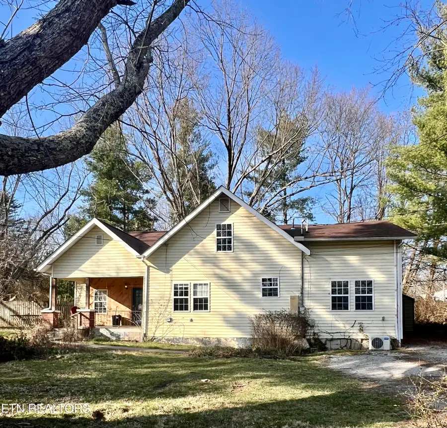 426 Rosedale Ave, Jamestown, TN 38556 - #2