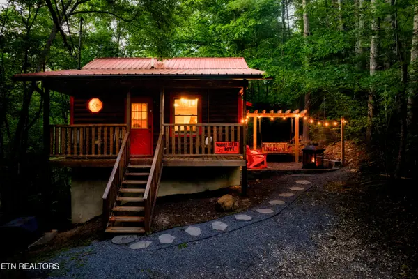 1044 Little Cove Rd, Sevierville, TN 37862