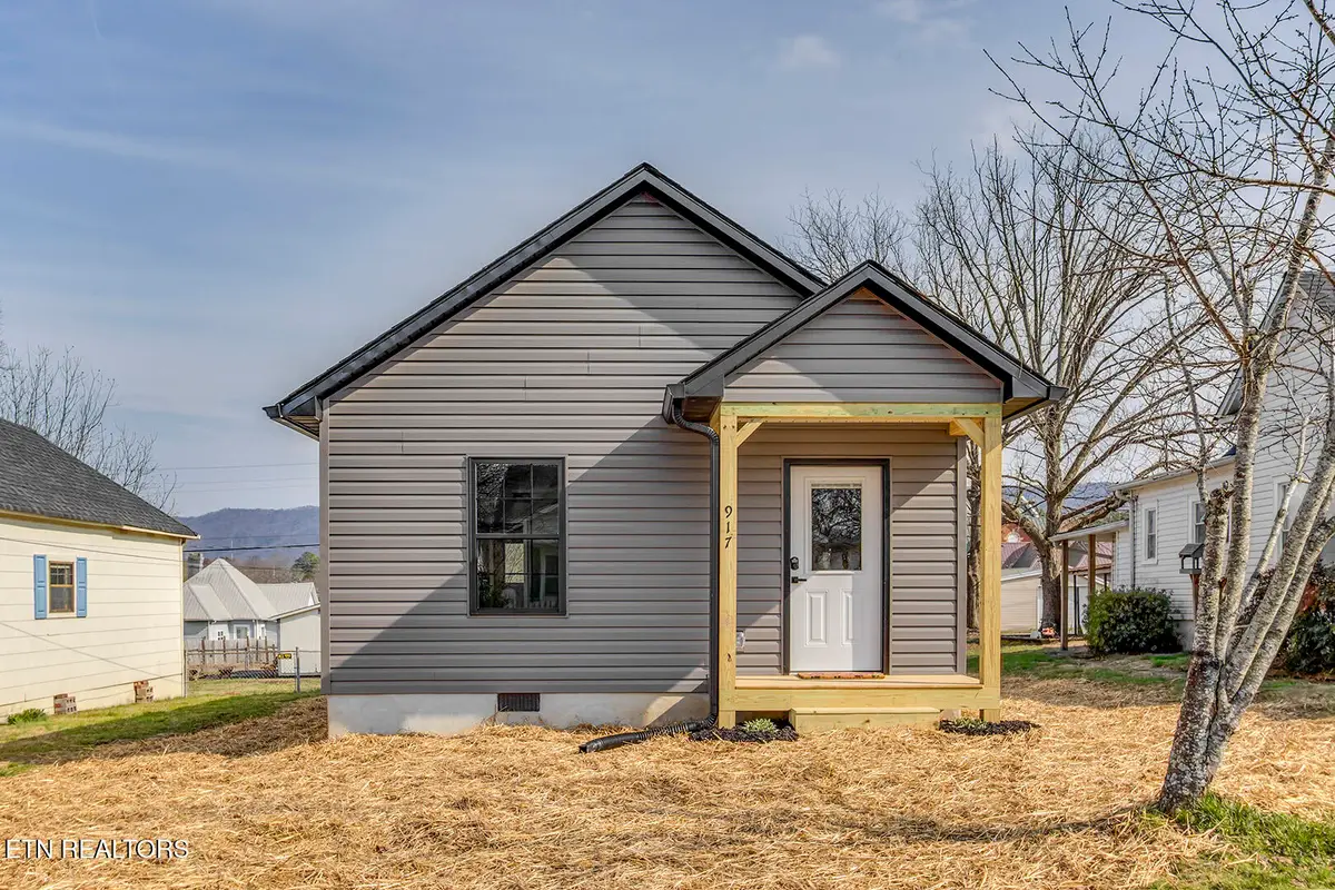 917 Washington Ave, Etowah, TN 37331 - #1