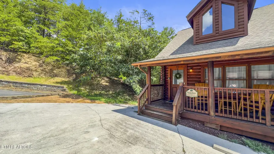 350 Big Bear Way, Pigeon Forge, TN 37863 - #2