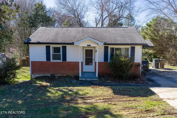 1329 Francis Rd, Knoxville, TN 37909