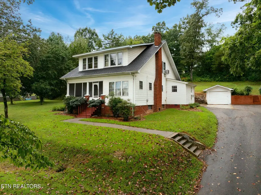 618 Oak St, Athens, TN 37303 - #2