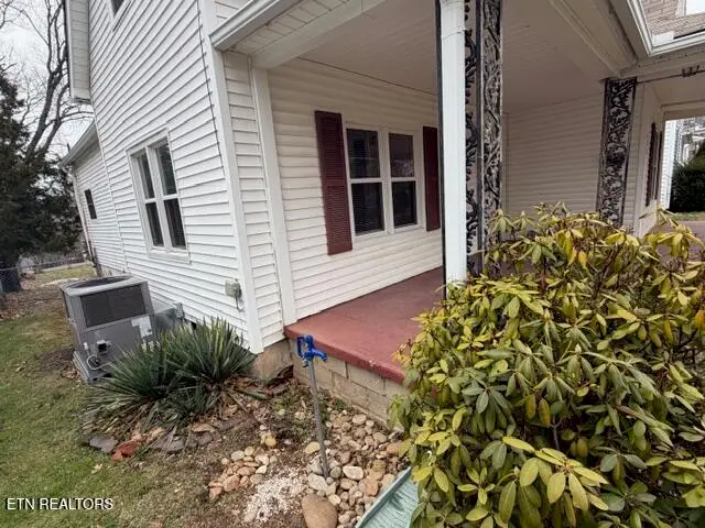 427 E Oak Hill Ave, Knoxville, TN 37917 - #2