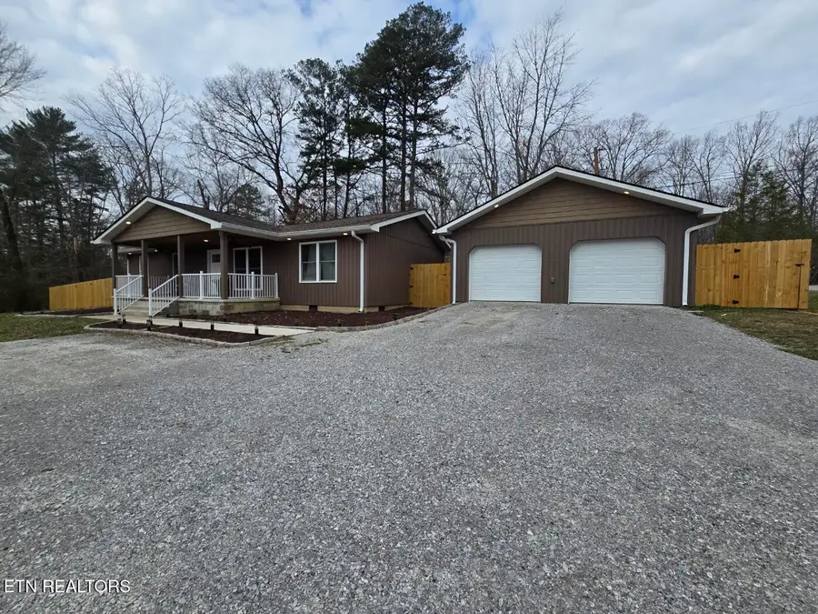 806 Cooper Lake Rd, Oneida, TN 37841 - #3
