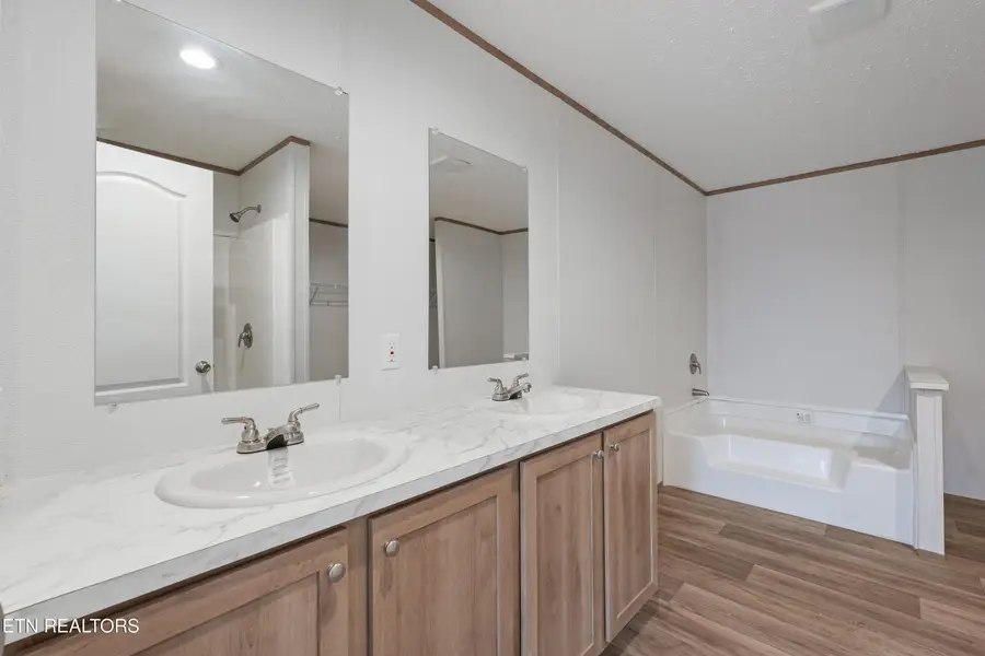 802 Arden St, Loudon, TN 37774 - #3