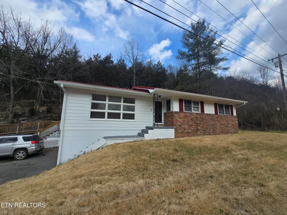 168 Tomlinson Rd, Pennington Gap, VA 24277 - #1