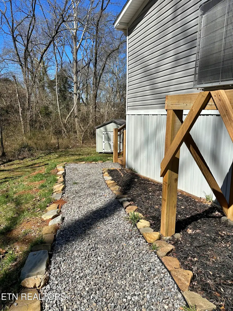 736 Mahoney Rd, Oliver Springs, TN 37840 - #3