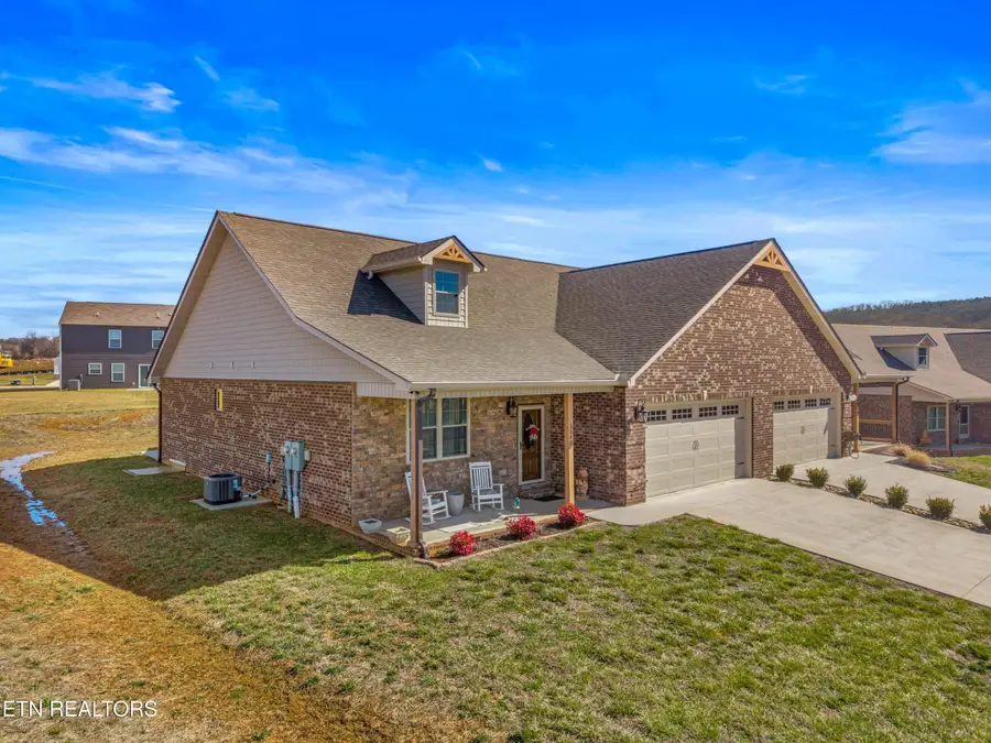 3040 Villas Creekside Drive, Dandridge, TN 37725 - #3