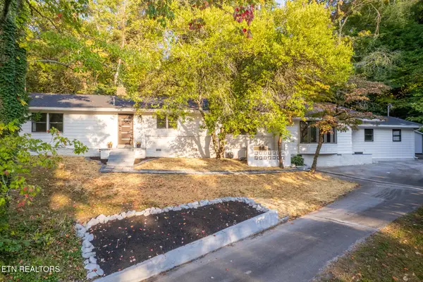 6020 Weems Rd, Knoxville, TN 37918