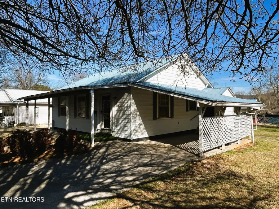 331 Louisiana Ave, Etowah, TN 37331 - #2