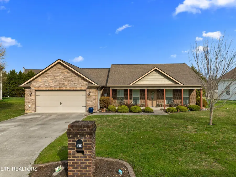 813 Commonwealth Ave, Strawberry Plains, TN 37871 - #2