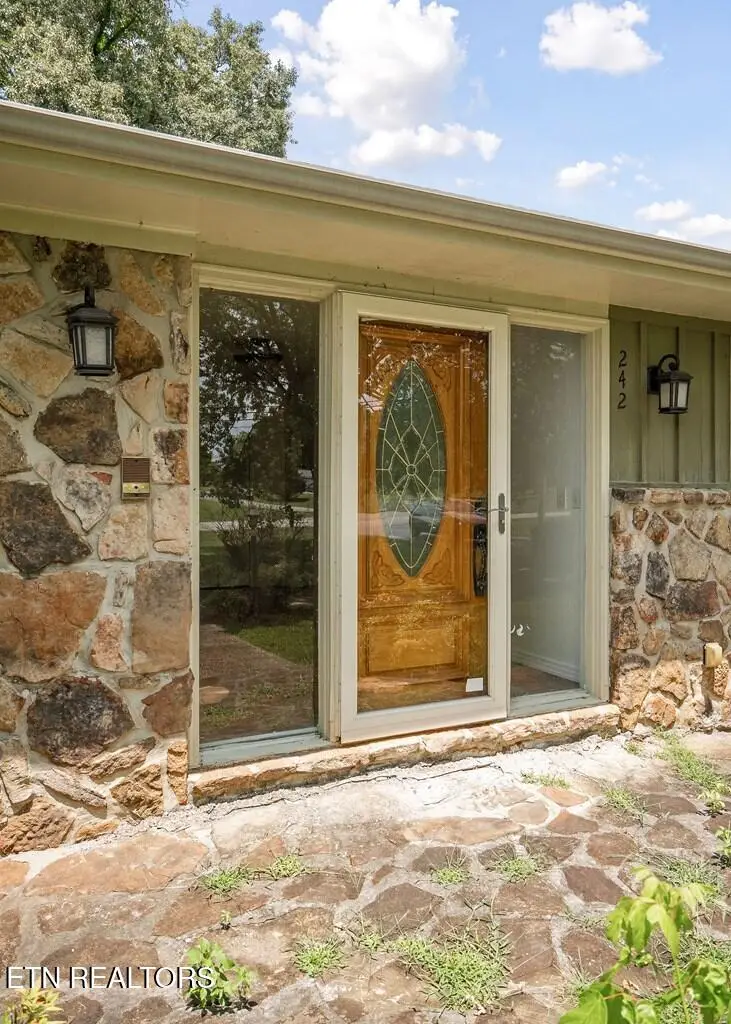 242 Oakland Drive, Sparta, TN 38583 - #2