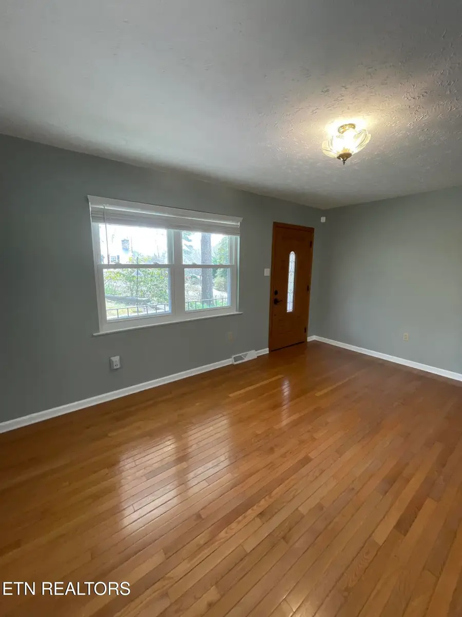 184 Glenn Circle, Powell, TN 37849 - #3