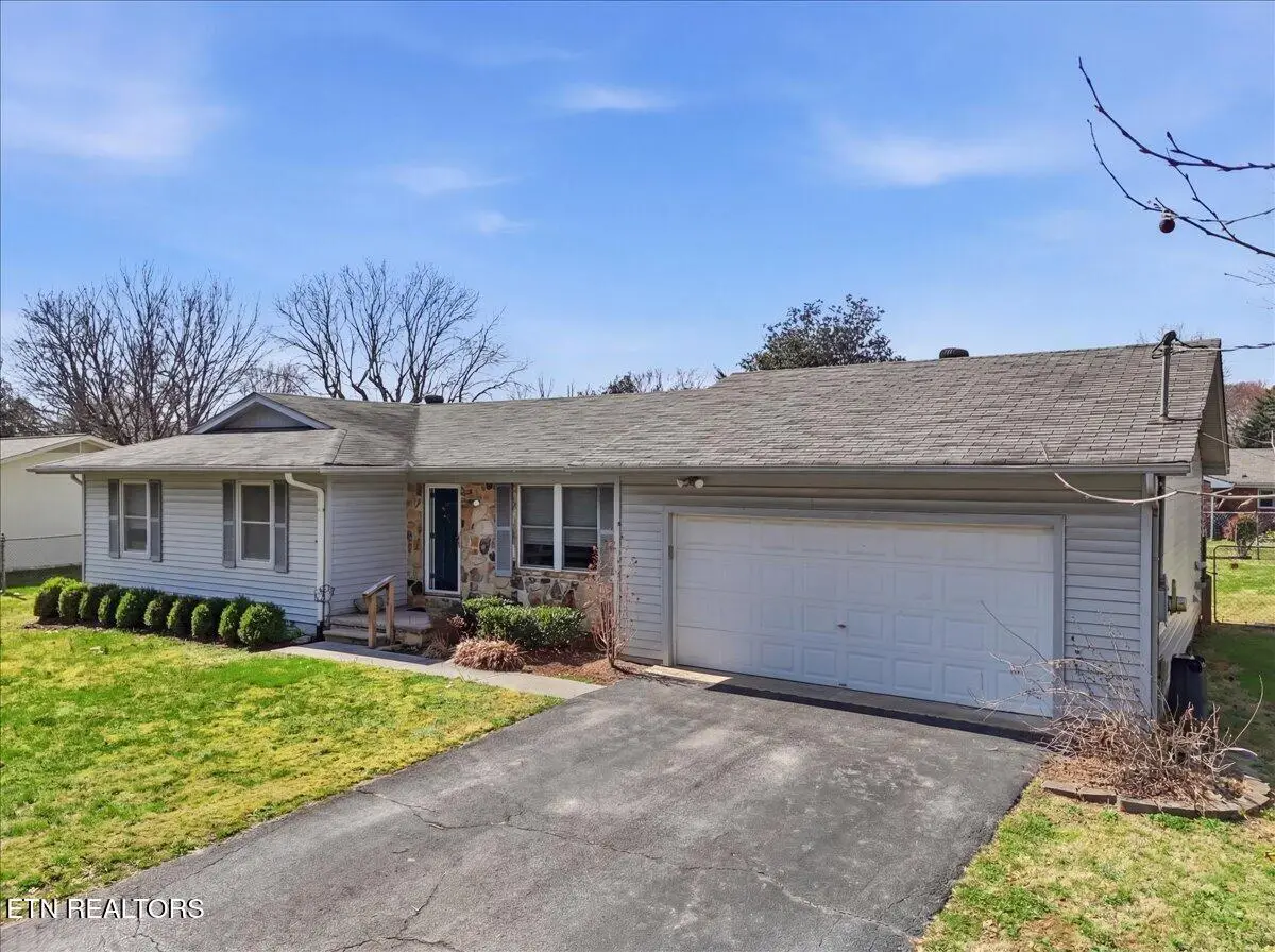 853 Walker Springs Rd, Knoxville, TN 37923 - #1