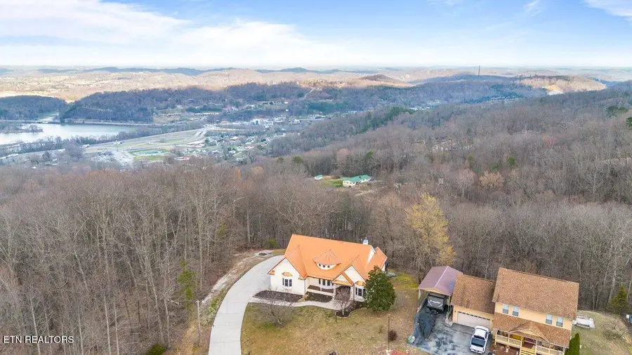 286 Bobcat Tr, Caryville, TN 37714 - #2