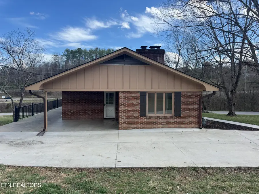 1642 Old Jacksboro Hwy, Lafollette, TN 37766 - #3