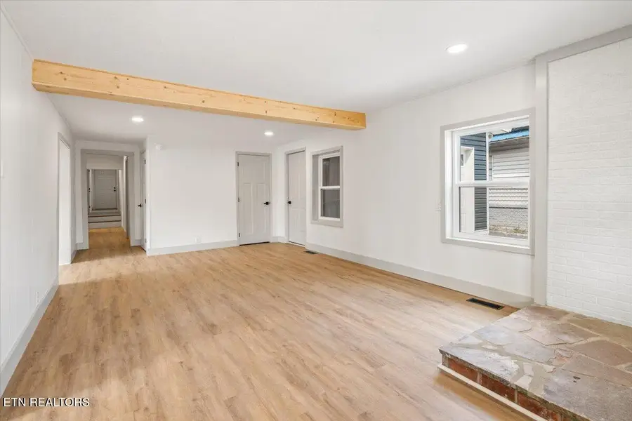 313 E Prospect St, Lafollette, TN 37766 - #3