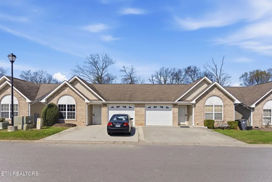 729 Graham Way, Knoxville, TN 37912 - #2