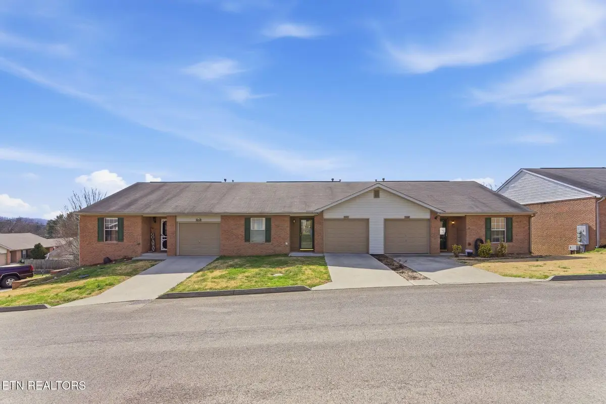 355 Hawthorne Oaks Way, Powell, TN 37849 - #1