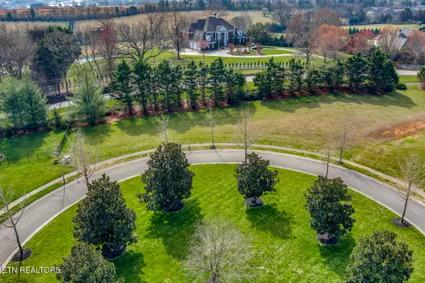 655 Stone Villa Lane, Knoxville, TN 37934