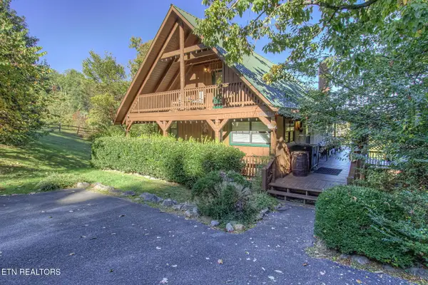 1640 Bench Mountain Way, Sevierville, TN 37862