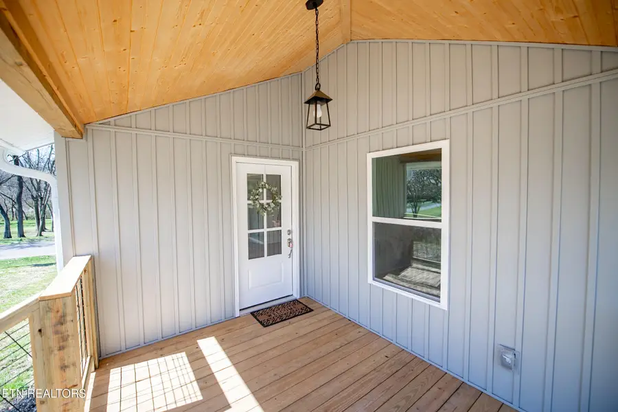 410 W Walnut St, Madisonville, TN 37354 - #2